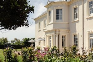Moonfleet Manor