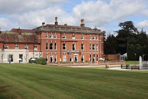 Oakley Hall Hotel