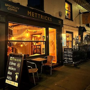 Mettricks Lyndhurst