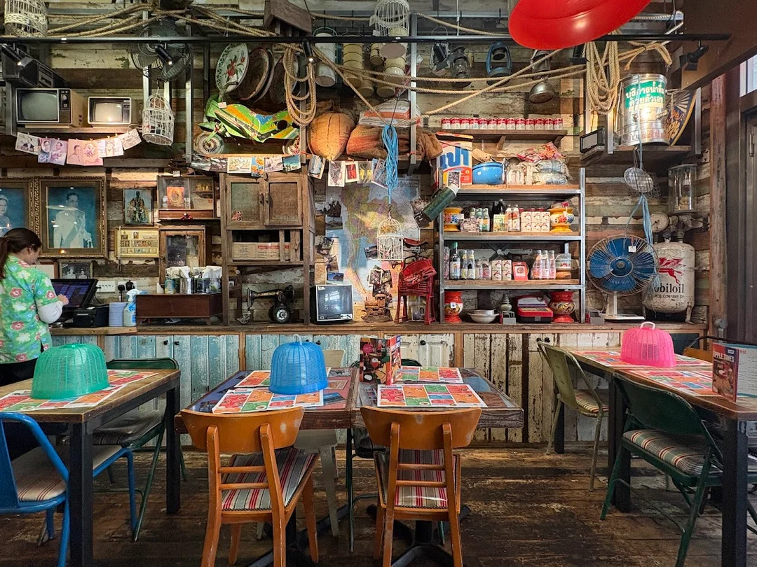 Thaikhun hen party activity in Bath