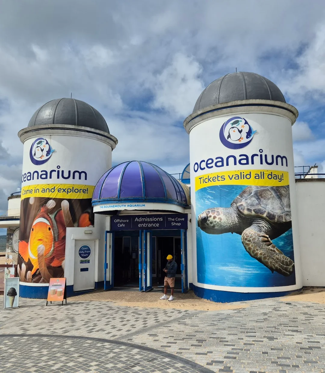 Oceanarium hen party activity in Bournemouth