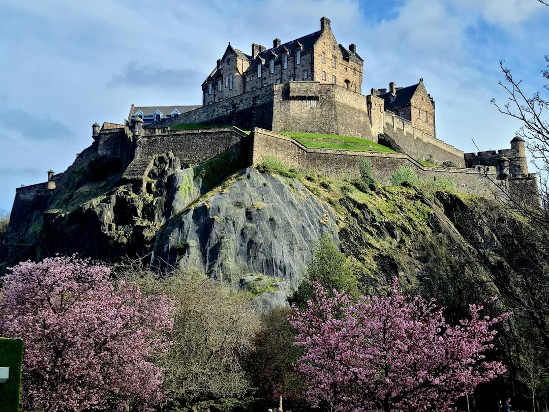 Edinburgh Castle hen party activity in Edinburgh