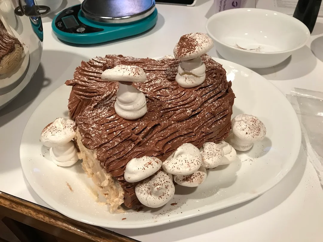 Bake With A Legend hen party activity in London