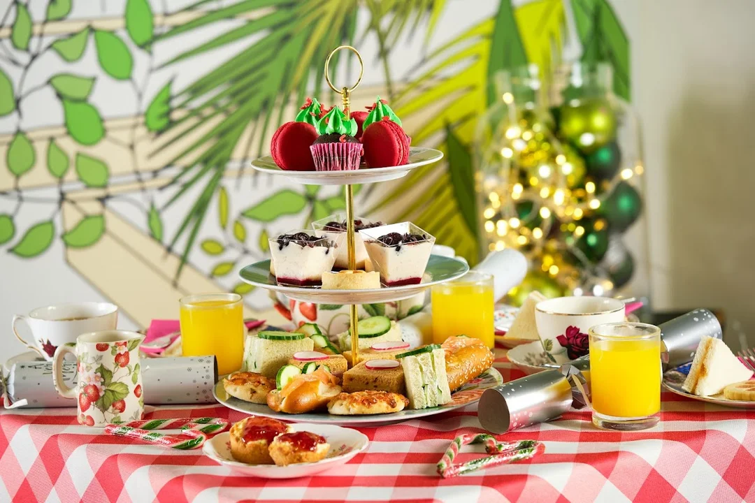 BB Bakery Afternoon Tea Bus hen party activity in London