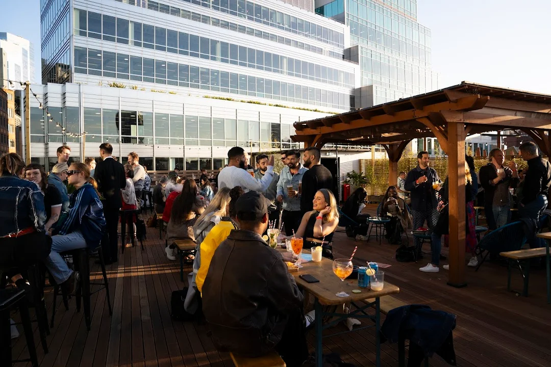 Queen Of Hoxton hen party activity in London