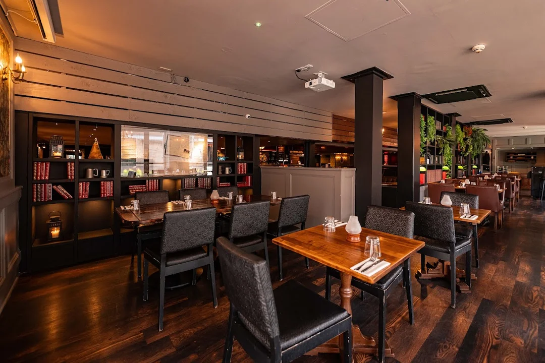 Peaky Blinders Manchester hen party activity in Manchester