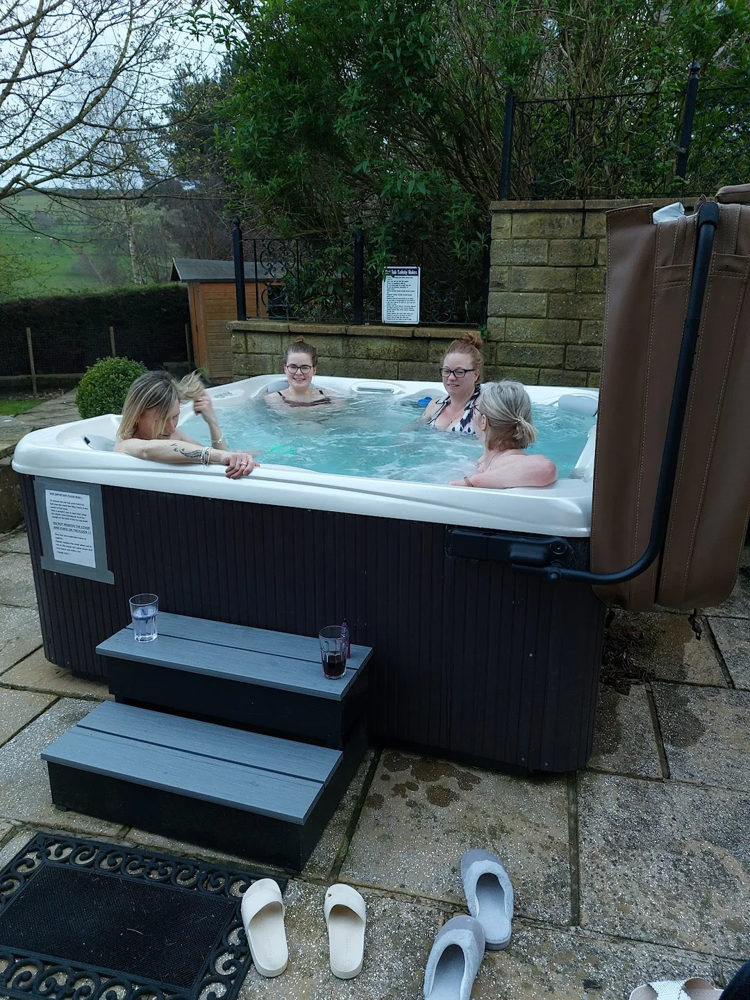 Bubbles and bliss under the stars at this York retreat - the ultimate hen party wind-down.