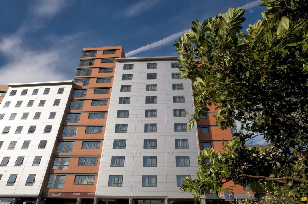 Roomzzz Leeds City Apartments hen party activity in Leeds