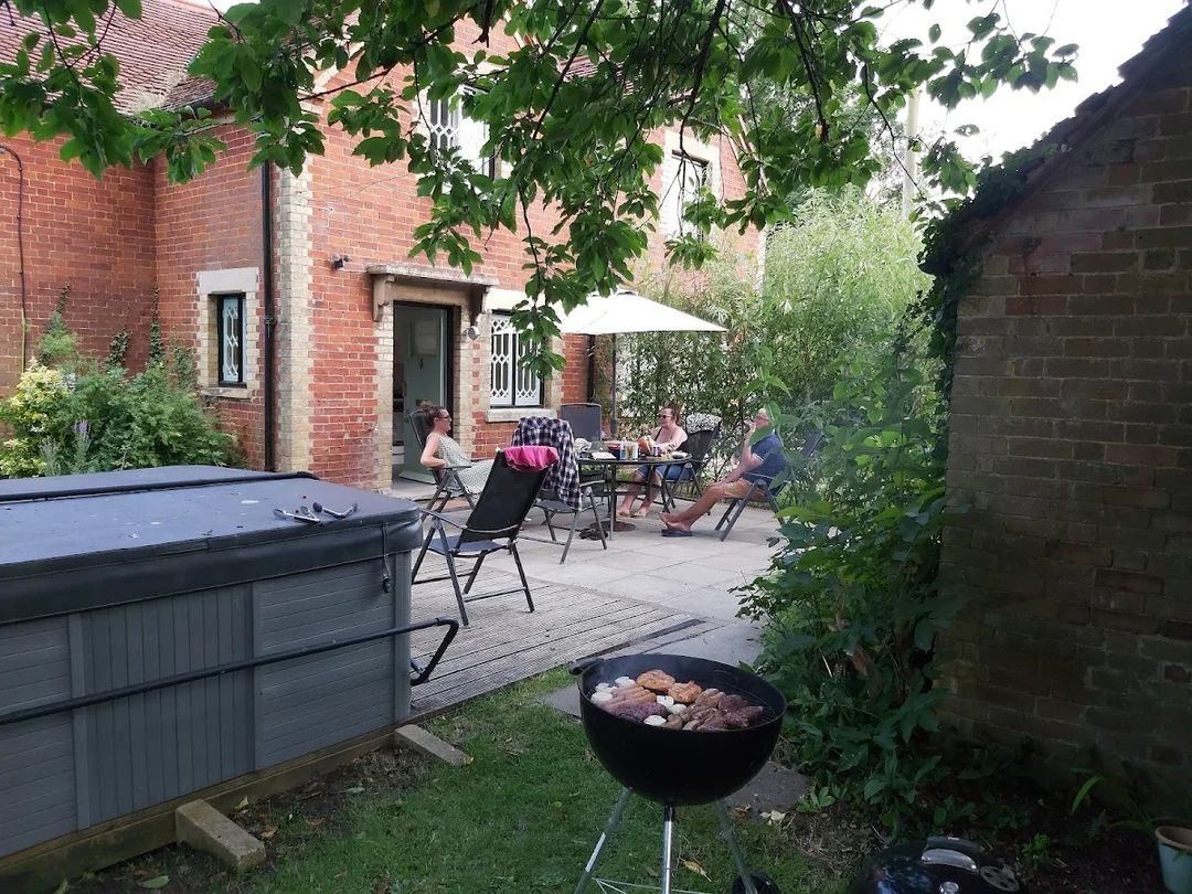 Fullers Hill Cottages hen party activity in London