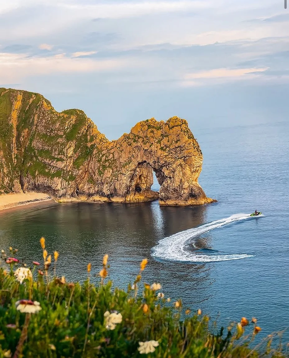 Durdle Door hen party activity in Weymouth