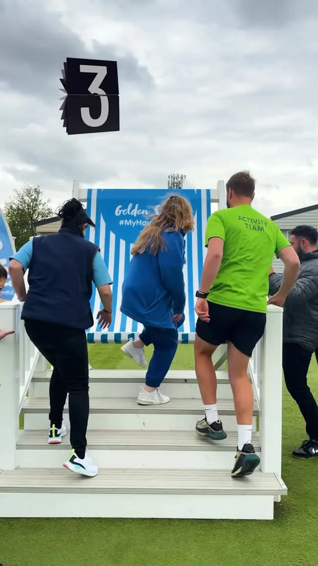 how many people do you reckon you could fit on the Haven deckchair?