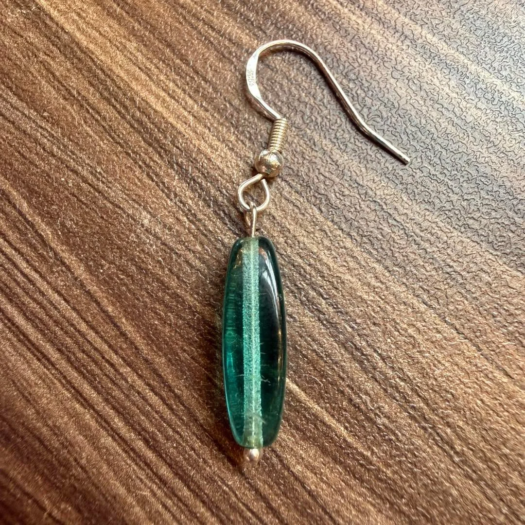 A lady called in this weekend as she’d lost an earring. We couldn’t find it at the time but we have now. If this is yours, please let us know and we’ll keep it safe for you,