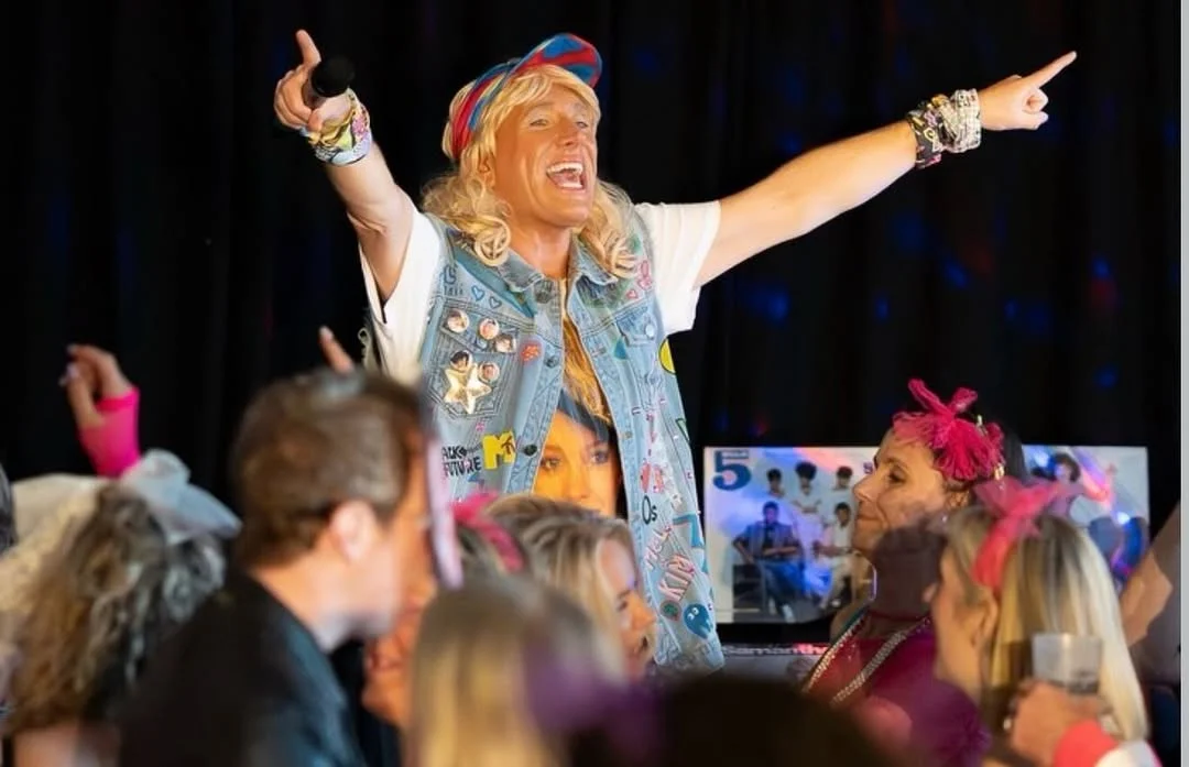 And he’s back to party the night away 🪩

Kevin cruise’s chaotic cabaret is back and we are SOLD OUT for his last night of the year🥳🕺

This Saturday we’re dancing, laughing and singing our hearts out 🎤

See you on the dance floor🍾

#windsorandetonbrewery #kevincruise #saturdaynight #partytime #80sbaby