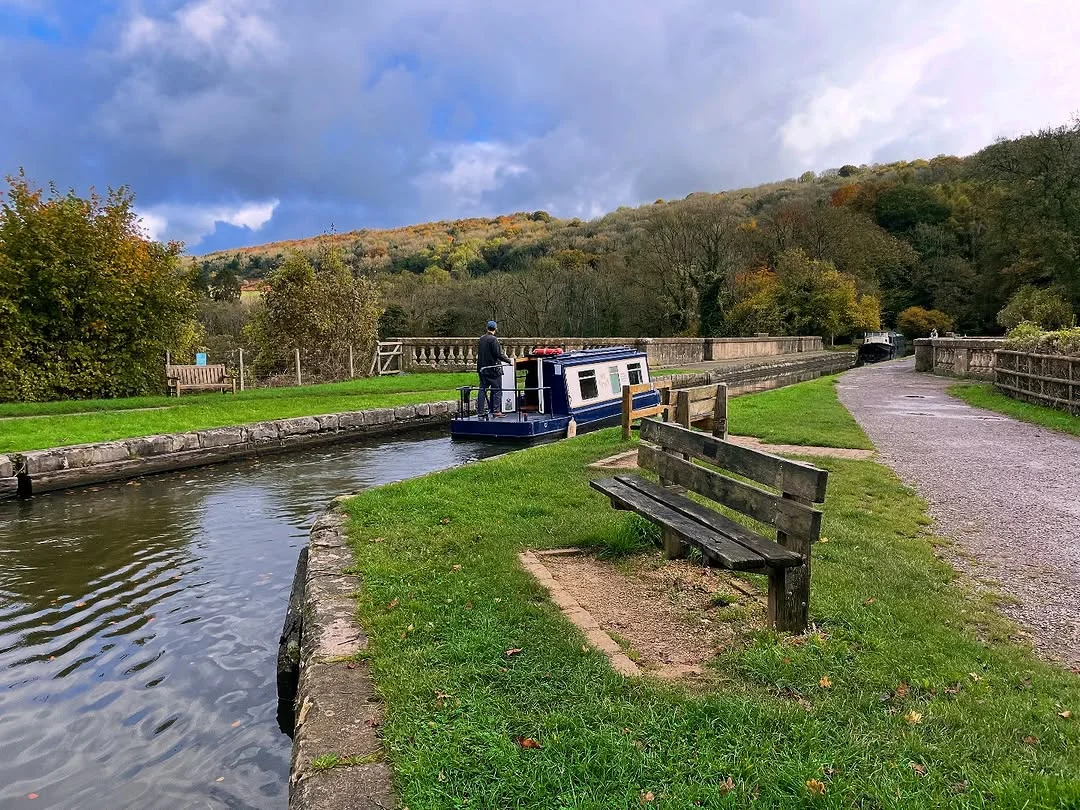 Thinking of trying narrowboating for the first time? Our small day boat, My Newt, is the perfect place to start.

📍My Newt goes from our Brassknocker Base BA2 7JD (takes up to 4 people for the day)
We also have another small narrowboat called Avon which takes 6 from the same site 😊