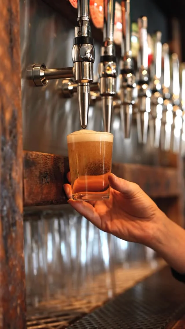 Now pouring new ciders of the season 🍏
Expect fresh flavours like @sheppyscider crisp Blackberry & Elderflower (aka this season’s go-to) and a juicy apricot & apple number from our friends at @duddastuncider
Want the full experience? Give our cider flights a go 🍻
How bout them apples