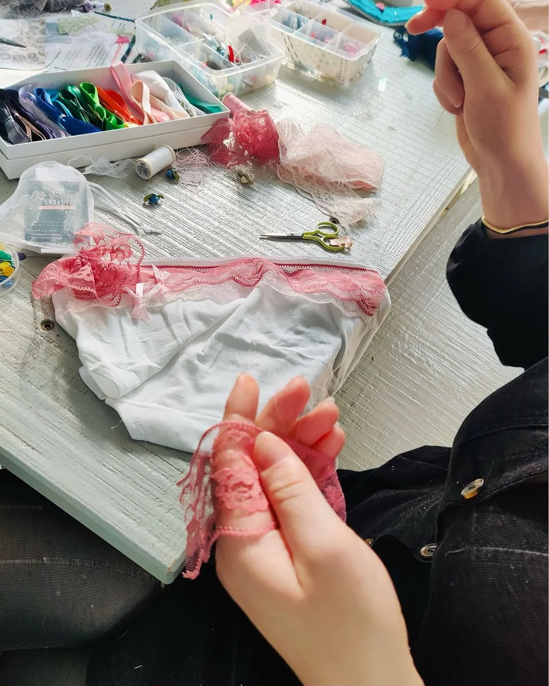 The Crafty Hen hen party activity in Bournemouth