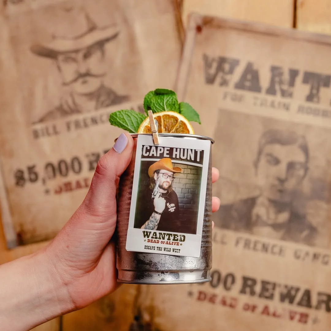 Looking for a friday night adventure? Step into an immersive world, crack clues and complete your thrilling mission, all with a cocktail in hand 🍹 Escape rooms have never been more fun!