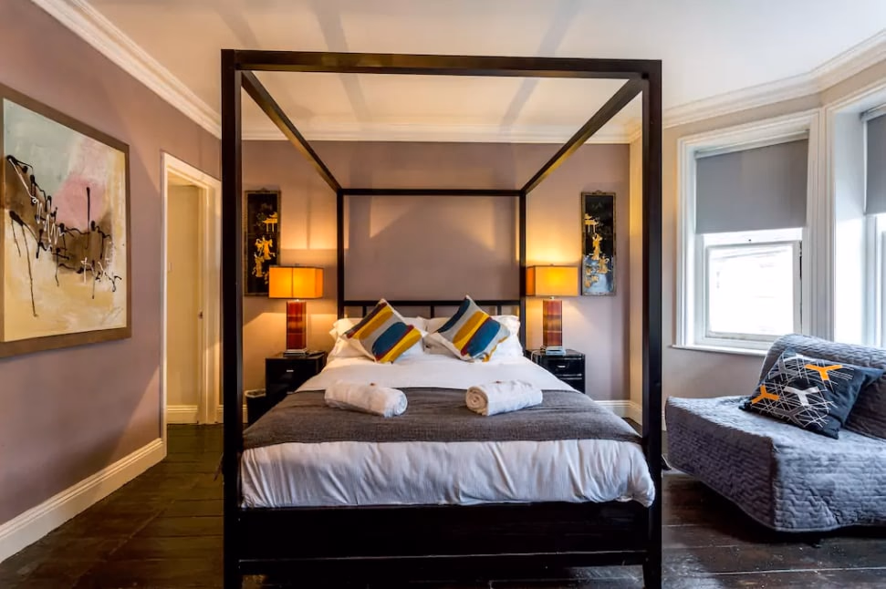 Bournemouth Beach Boutique with Hot Tub - Spacious interior of holiday rental in Bournemouth