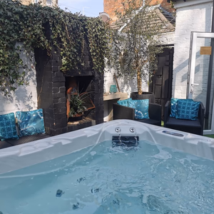 Bournemouth Beach Boutique with Hot Tub - Beautiful holiday rental in Bournemouth