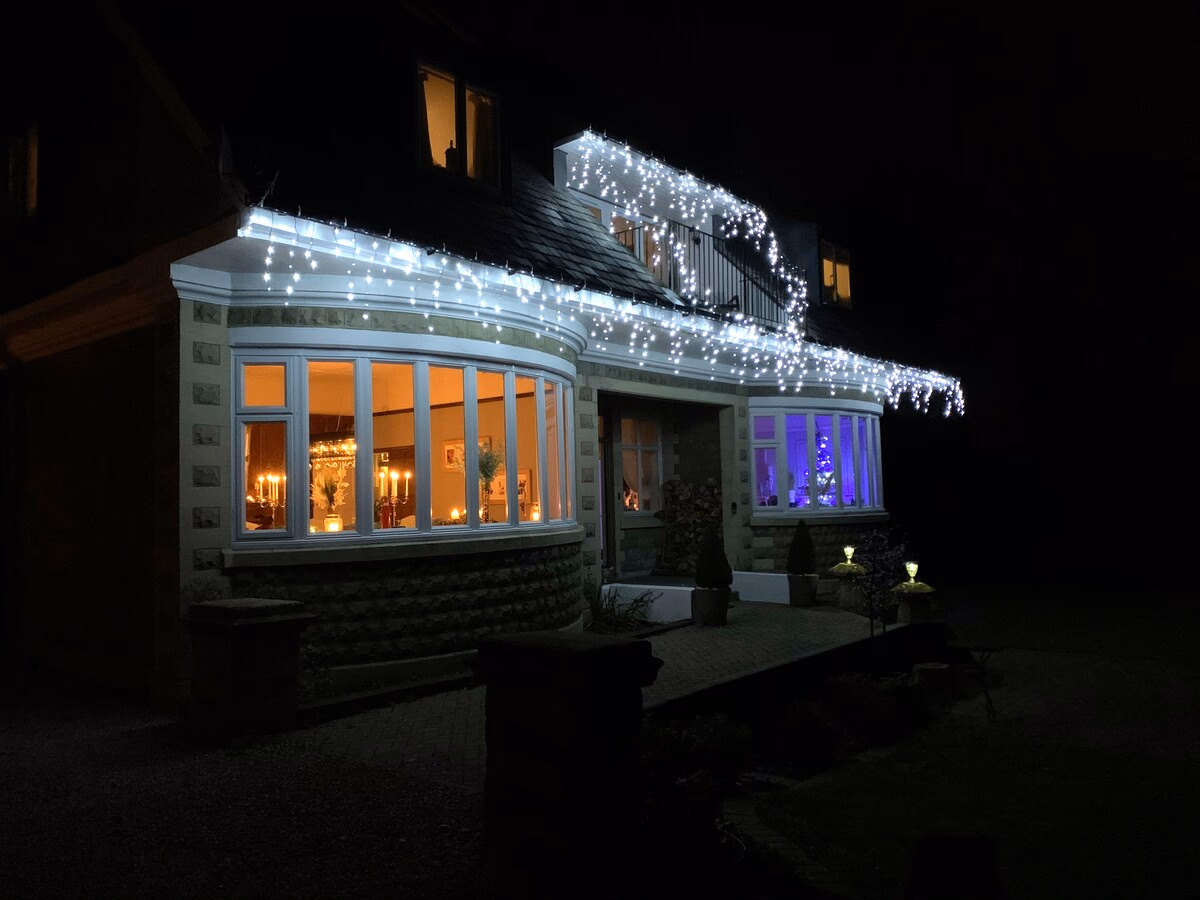 Large country lodge close to Stonehenge & Longleat - Spacious interior of holiday rental in Warminster