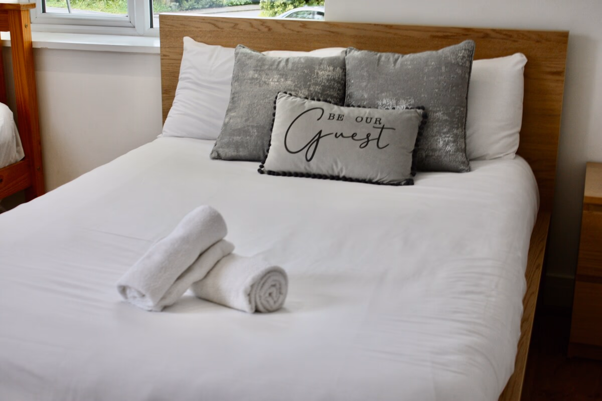 Pamper house holiday home and annex - Spacious interior of holiday rental in Ferndown