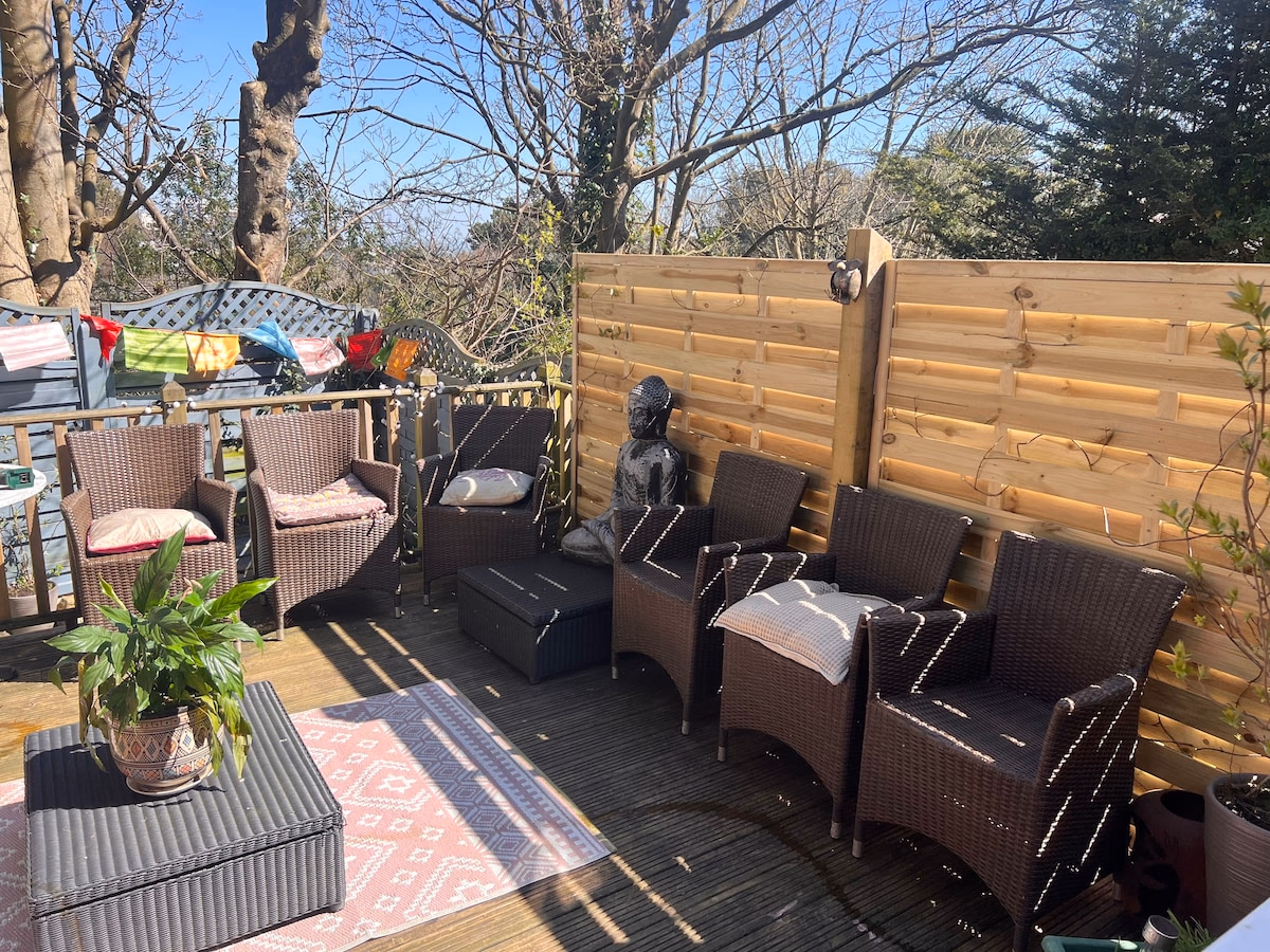 the boho - largest house close to the beach/town - Spacious interior of holiday rental in Bournemouth