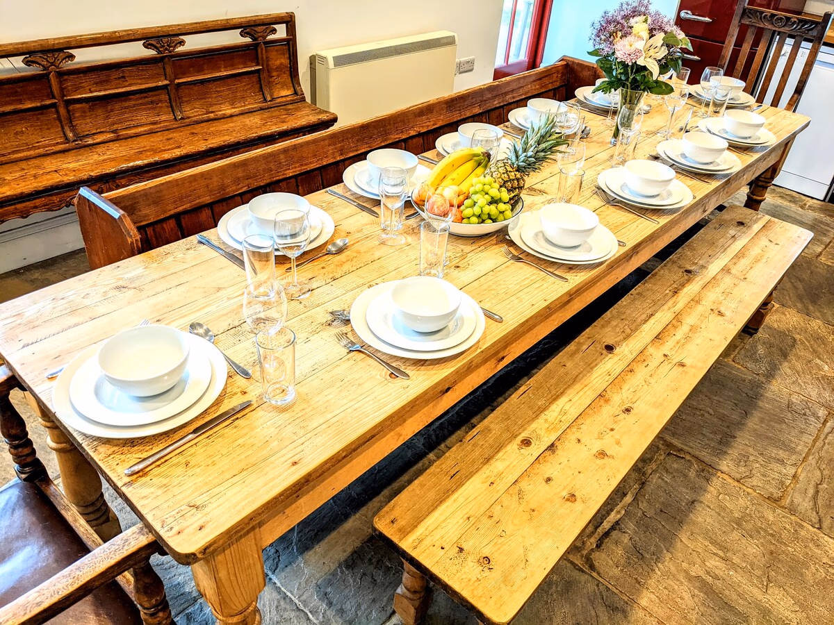 Large Lux House by Manor near Bath, sleeps 16! - Spacious interior of holiday rental in Trowbridge